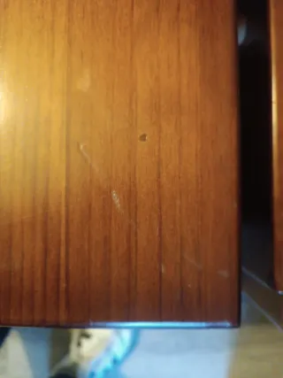 2 Mesitas de noche de madera