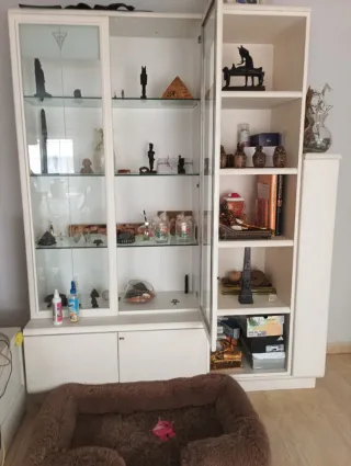 Mueble de salón blanco vitrina y estanterías