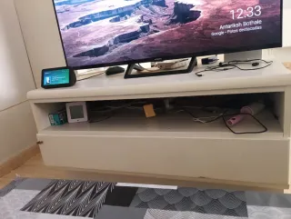 Mueble de salón blanco vitrina y estanterías