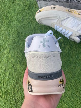 Zapatillas Premiata Beige y Blancas