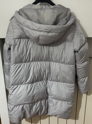 Abrigo acolchado Uniqlo niña gris claro