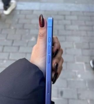 iPhone 16 Azul - Como Nuevo