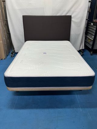 Base Tapizada + Colchón Visco 135x190