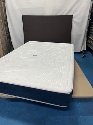 Base Tapizada + Colchón Visco 135x190