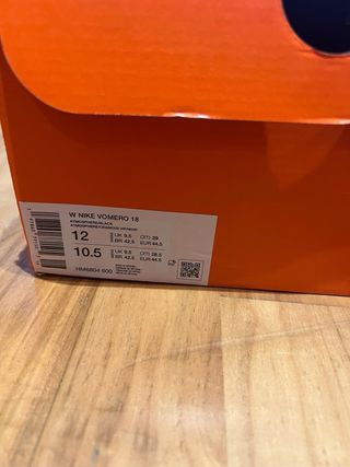Nike Vomero 18 Naranja y Rosa