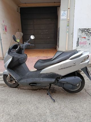 Suzuki Burgman Maxi Scooter Plata