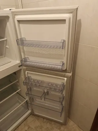 Nevera Beko Blanca 139L + 62L