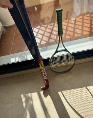 Raqueta Tenis y Palo Hockey