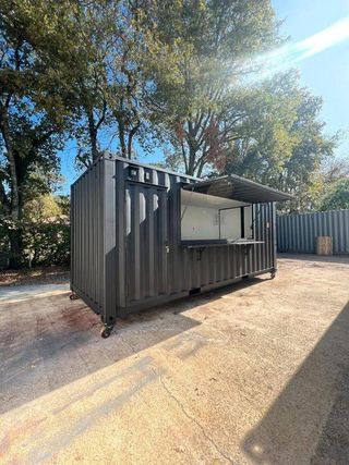 Bar modular en contenedor marítimo