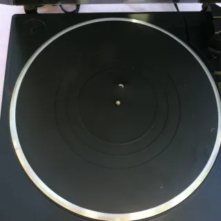 Tocadiscos Kenwood Negro