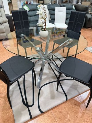 Mesa de cristal redonda con 4 sillas
