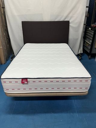 Base Tapizada + Colchón Visco 135x190