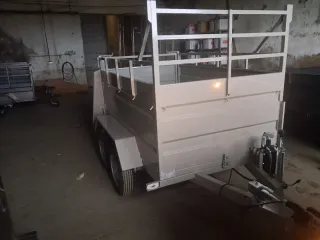 Remolque basculante 210x130x72, 2 ejes con freno