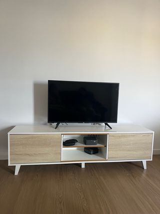 Mueble TV blanco y madera