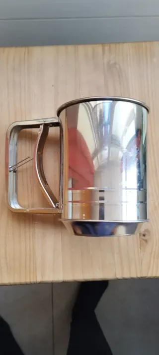 Tamizador de harina metálico