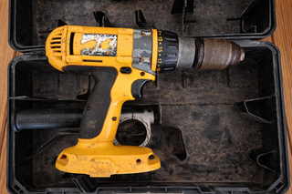 Taladro DeWalt XRP con cargador y batería