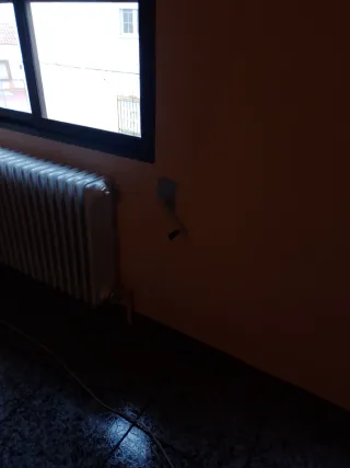 Ventanas y balcón aluminio bronce