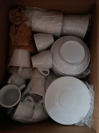 Tazas de porcelana blanca