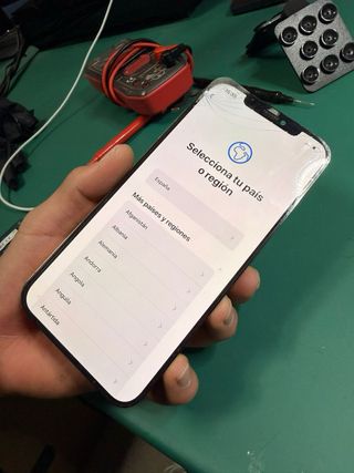 iPhone 12 Pro Max dorado