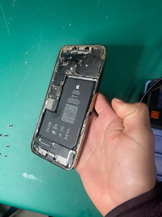 iPhone 12 Pro Max dorado