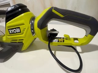 Cortasetos Eléctrico Ryobi 600W
