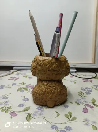 Porta macetas y lapiceros perrito