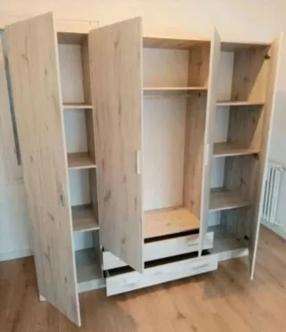 Camas + armarios + mesitas + cómodas