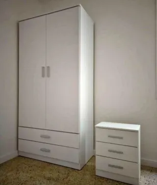 Camas + armarios + mesitas + cómodas