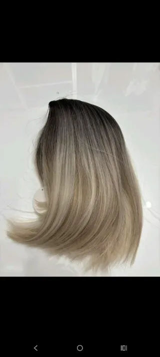 Peluca rubia lisa corta