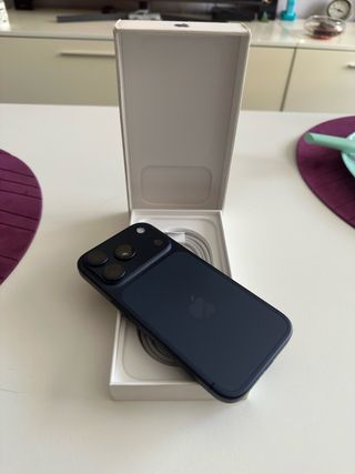 iPhone 17 Pro 256GB Azul Marino Nuevo 1075€