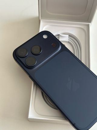 iPhone 17 Pro 256GB Azul Marino Nuevo 1075€