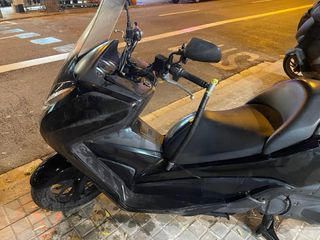 Honda Forza 300 Maxi Scooter año 2013
