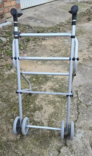 Andador caminador plegable