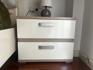 Mesitas de noche y cómoda