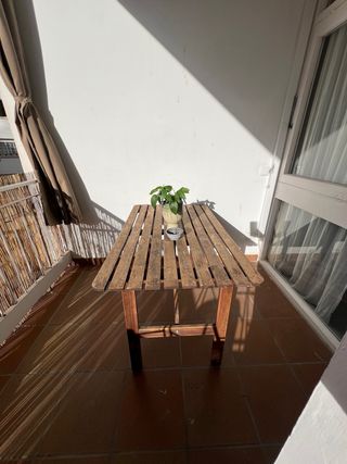 Mesa de madera exterior