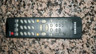 TV Samsung 14 CRT con VHS