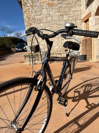 Bicicleta de paseo AMAT Confort