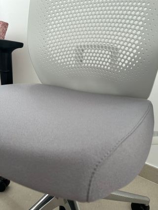 Silla de oficina Actiu blanca