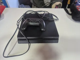 Consola Sony PS4 Negra + Mando