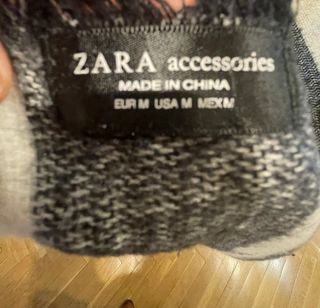 Bufanda Zara Rayas Blanco y Negro