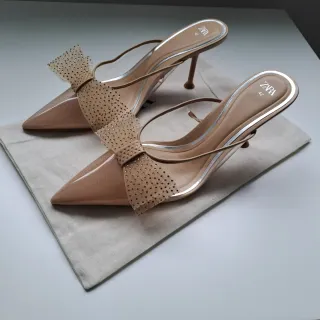 Zapatos Zara Talla 42 Beige con Lazo