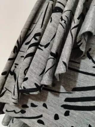 Gonna lunga asimmetrica maglia grigia nera