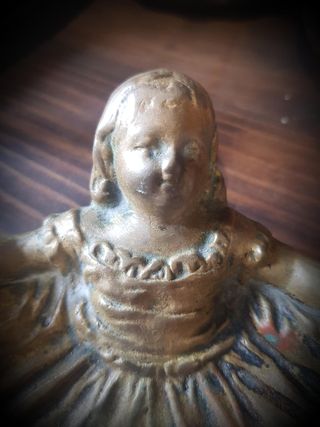 Antigua bandeja de bronce vacía bolsillos