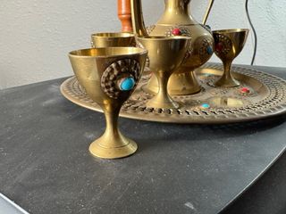 Set di teiera e bicchieri con vassoio