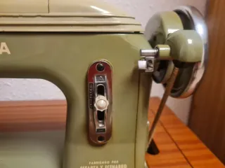 Máquina de coser Sigma antigua
