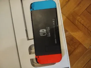 Nintendo Switch Azul/Naranja Casi Nuevo