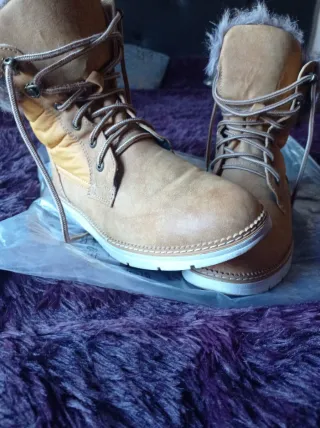 Botas de pelo mostaza