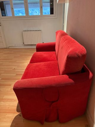 Sofá Cama Rojo 180x90. La cama es de 120x190