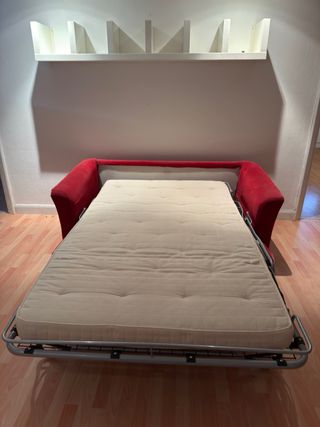 Sofá Cama Rojo 180x90. La cama es de 120x190