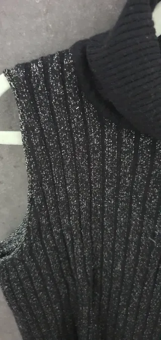 Jersey Laura Lozano talla 40 com brillos cuello al